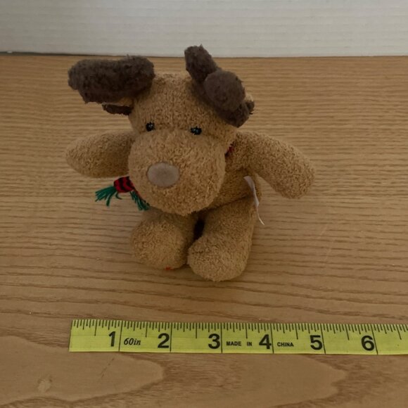 Vtg Russ Berrie Reindeer Plush Christmas Toy w Scarf Terry Cloth Bean Bottom - Picture 9 of 9